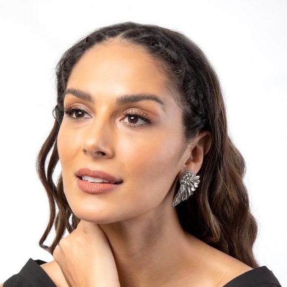 Deepa Gurnani Perry Earrings NWT - Picture 5 of 7